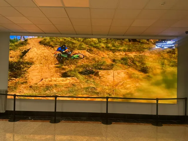 LED wall at the Asturian Institute of Public Administration (photo 3)